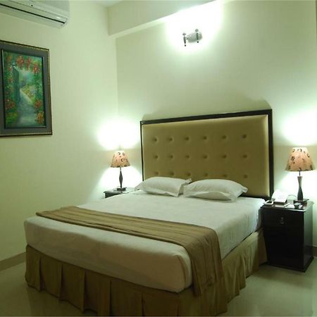 Ambassador Residency Hotel จิตตะกอง ภายนอก รูปภาพ