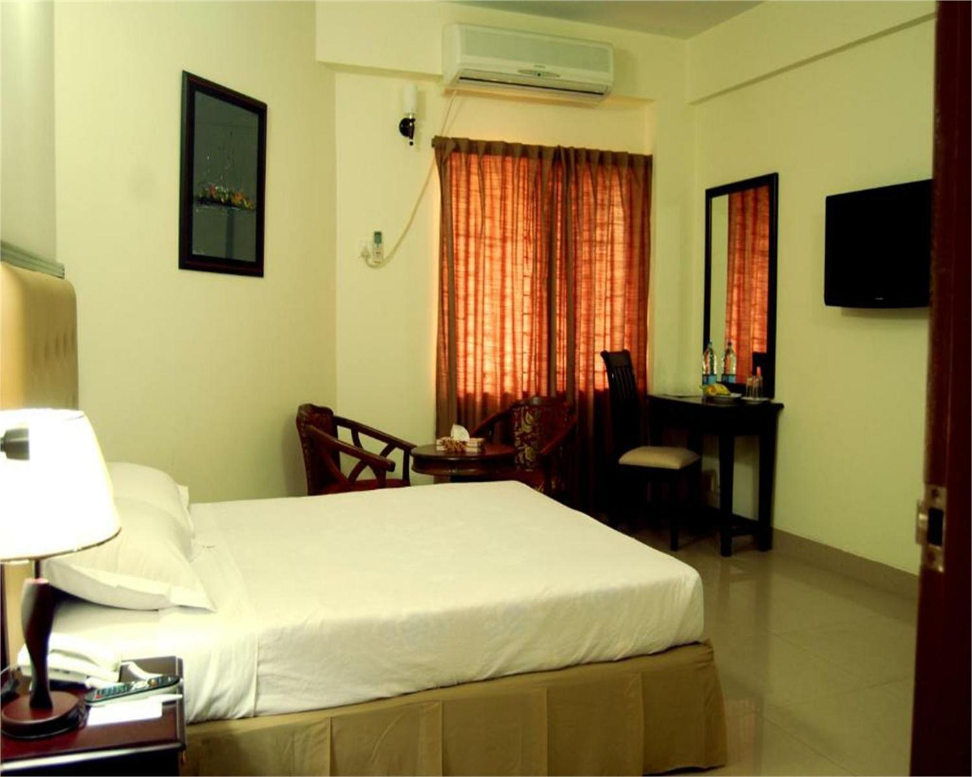 Ambassador Residency Hotel จิตตะกอง ภายนอก รูปภาพ