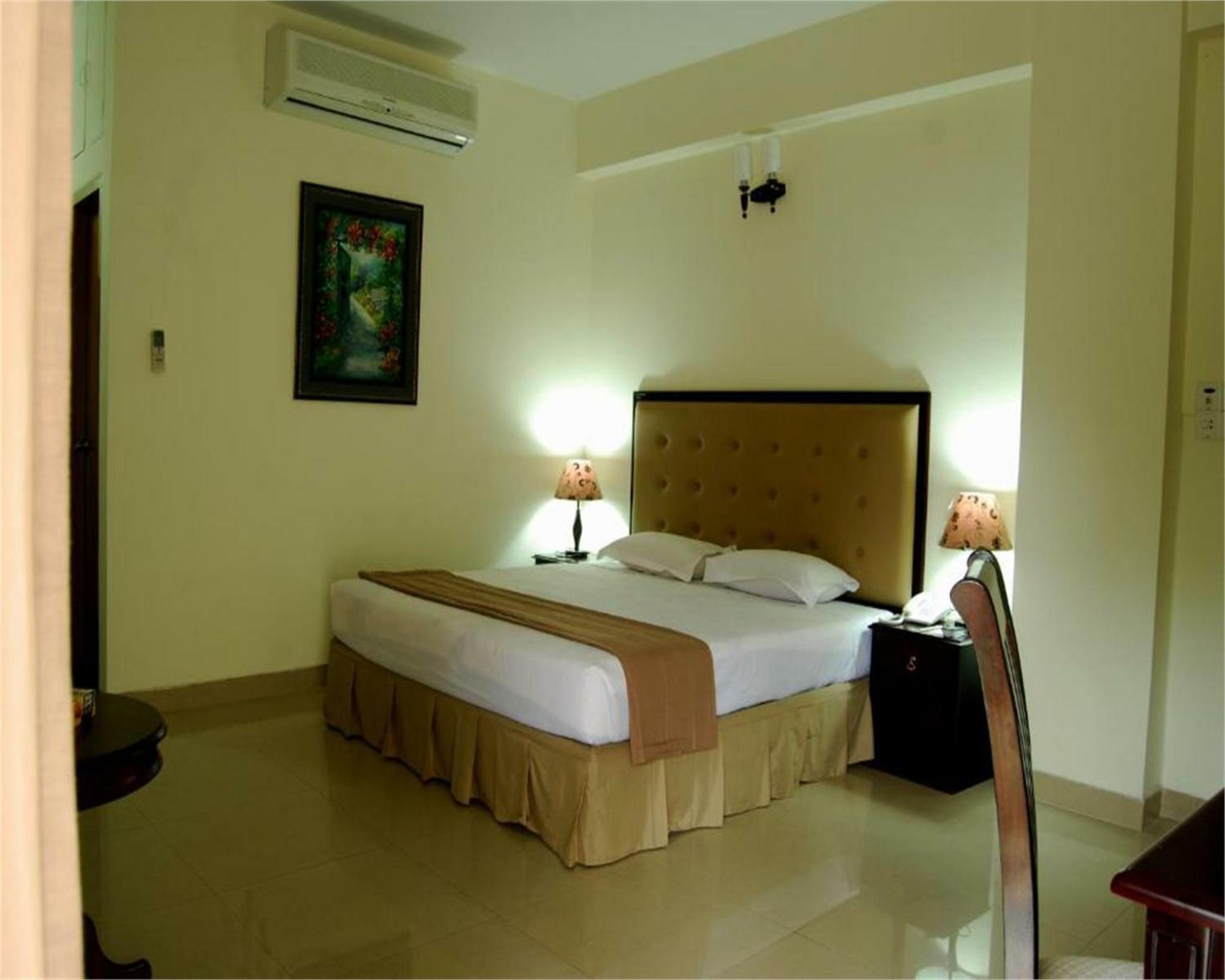 Ambassador Residency Hotel จิตตะกอง ภายนอก รูปภาพ